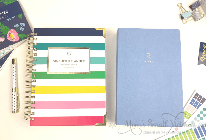Emily Ley's Daily Simplified Planner vs Dapperdesk Planner side by side. Differences between the two planners described here so you can determine which is right for you.