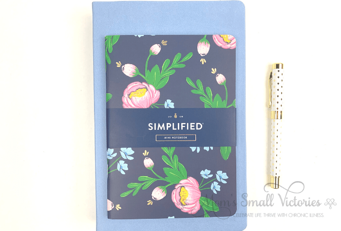 The sky blue 2020 Dapperdesk Planner paired with the navy blooms notebook. A classic combination